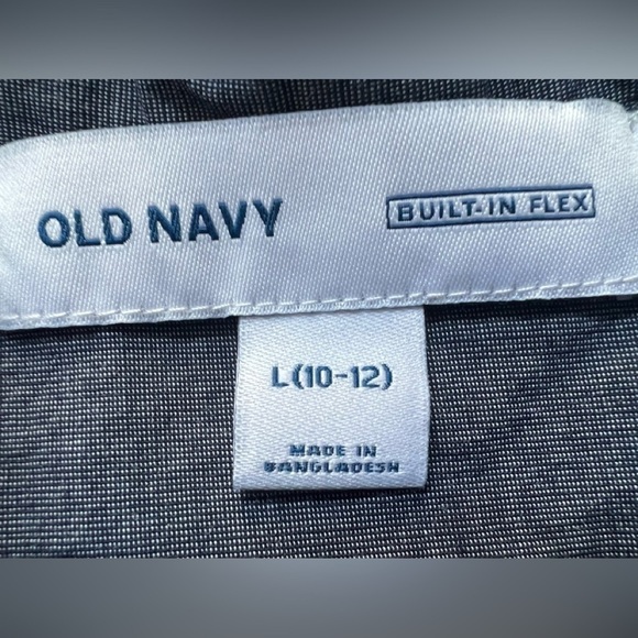 old Navy Denim/Linen-Look Short Sleeved Button Down Boy’s 10/12 Summer Shirt - Picture 3 of 4